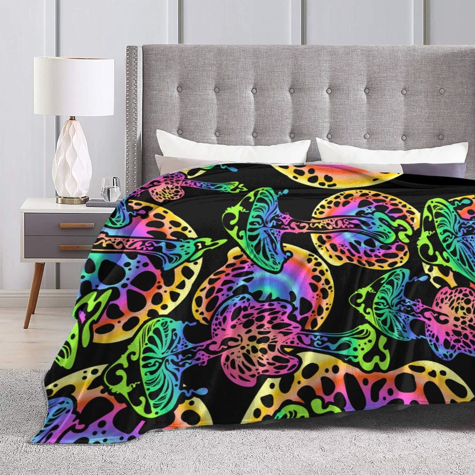 Amazon｜きのこ キノコ しいたけ (2) アニメ 掛け毛布 ブランケット